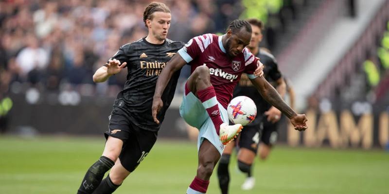 Michail-Antonio-muon-arsenal-vo-dich