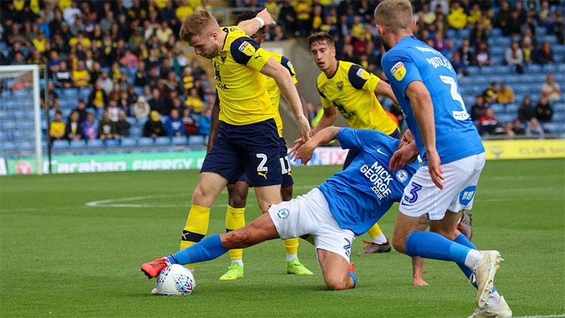 Oxford-thang-Peterborough-tran-luot-di-play-off